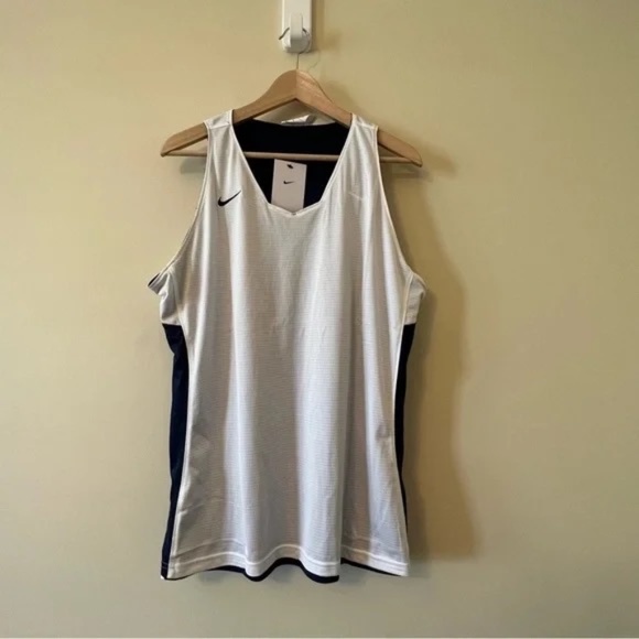 Nike XL Reversible Active Tank - Picture 3 of 5